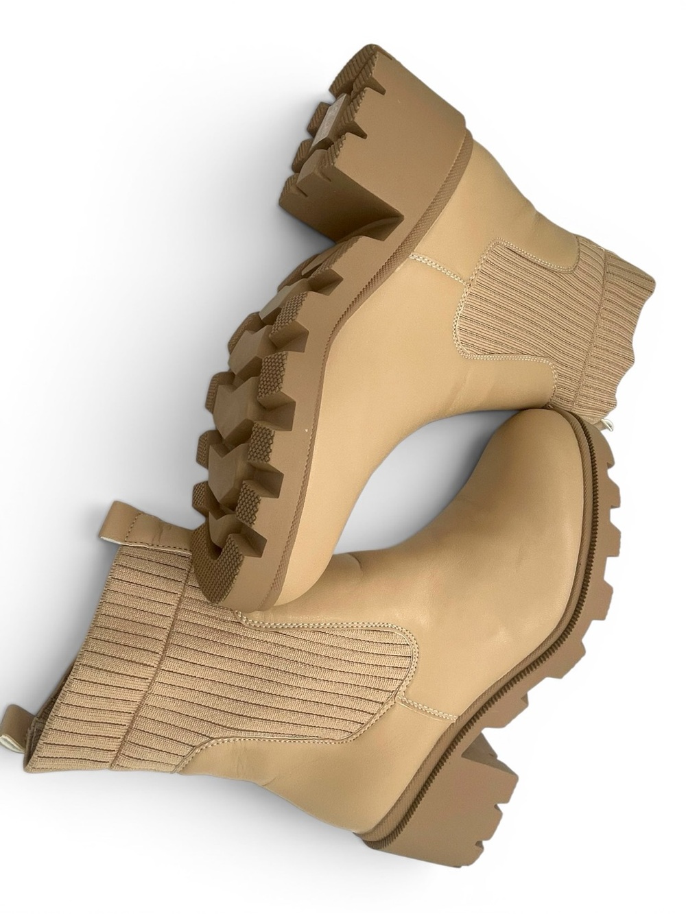 Beige Chunky Chelsea Boots Women Size 10 Platform Lug Sole Trendy - Picture 6 of 9
